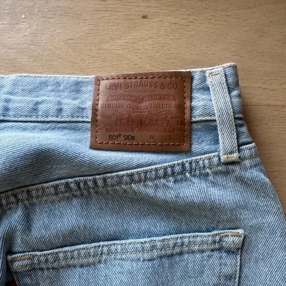 Levi’s 501 Premium Jeans W26 L30 Light Wash Button Fly Straight Leg - Picture 5 of 9